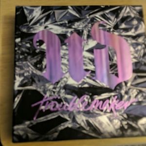 Urban Decay Troublemaker